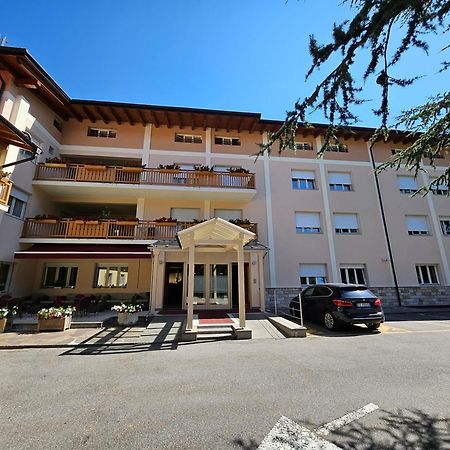 Park Hotel Sacro Cuore Cavalese Esterno foto