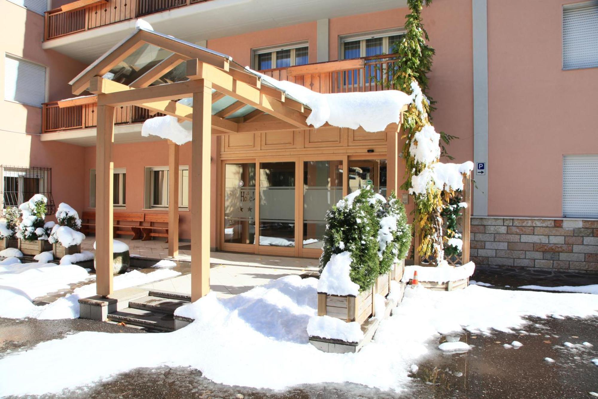 Park Hotel Sacro Cuore Cavalese Esterno foto