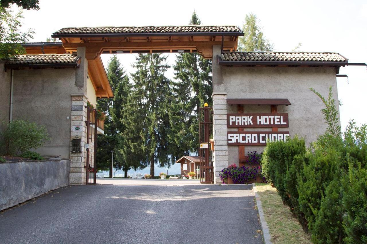 Park Hotel Sacro Cuore Cavalese Esterno foto