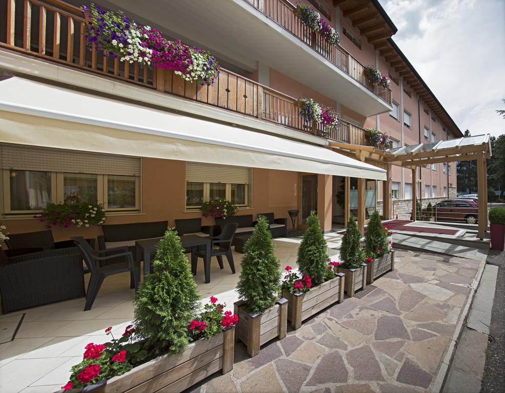Park Hotel Sacro Cuore Cavalese Esterno foto