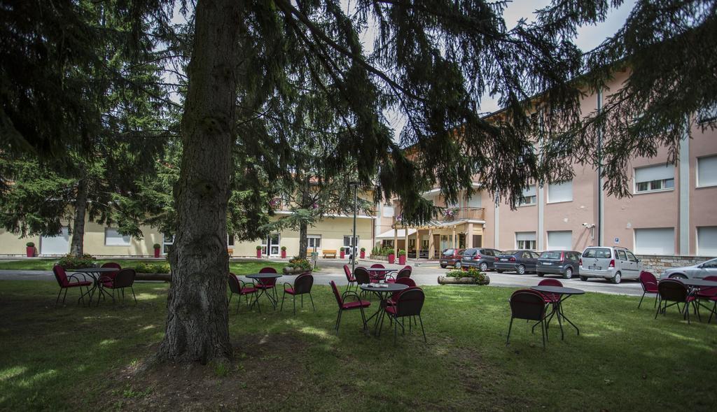 Park Hotel Sacro Cuore Cavalese Esterno foto